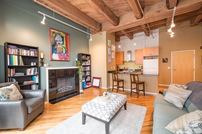 Photo - 1040 W Adams St Unidad 309