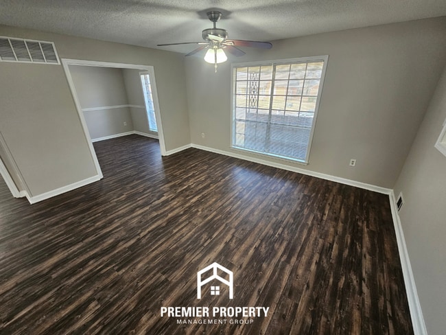 Photo - Newly Renovated 5BR Home with 2,334 Sq Ft, Fireplace & Fenced Yard in Memphis