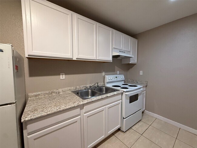 Photo - 7314 Navigation Blvd Unit B