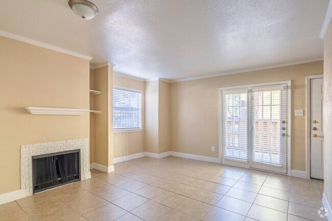 1BR, 1.5BA - 790SF