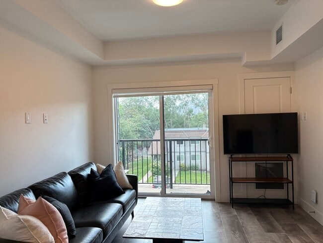 320 Mills Rd Unit 17