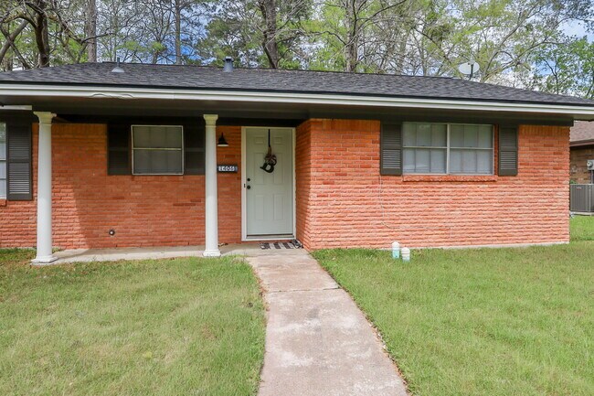 Photo - 1406 Russell Ave
