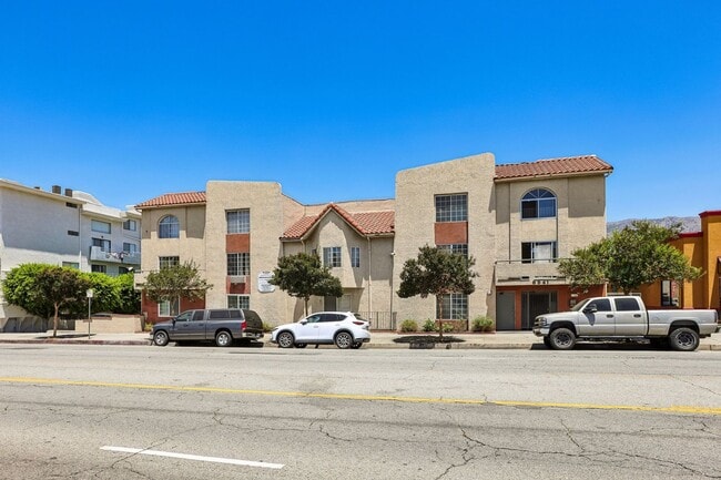 8541 Foothill Blvd., Sunland