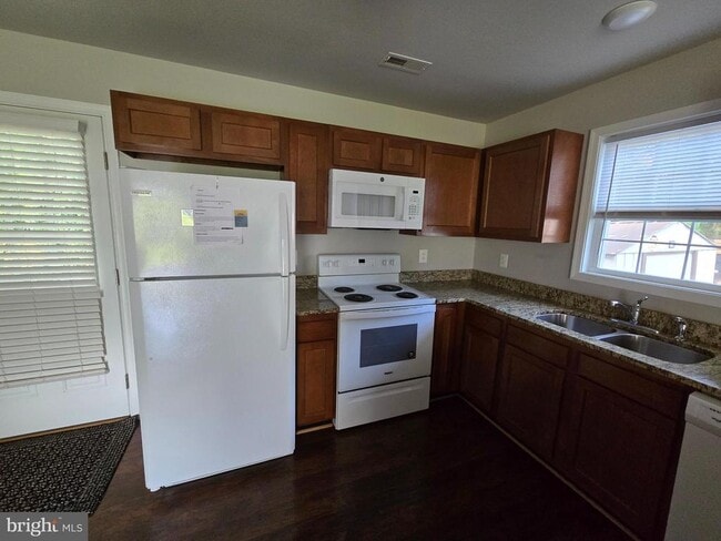 Photo - 1761 Birch Dr