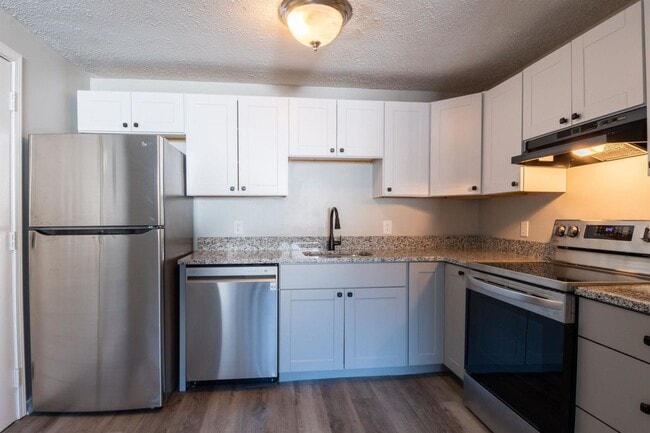 Photo - 535 Calef, #17