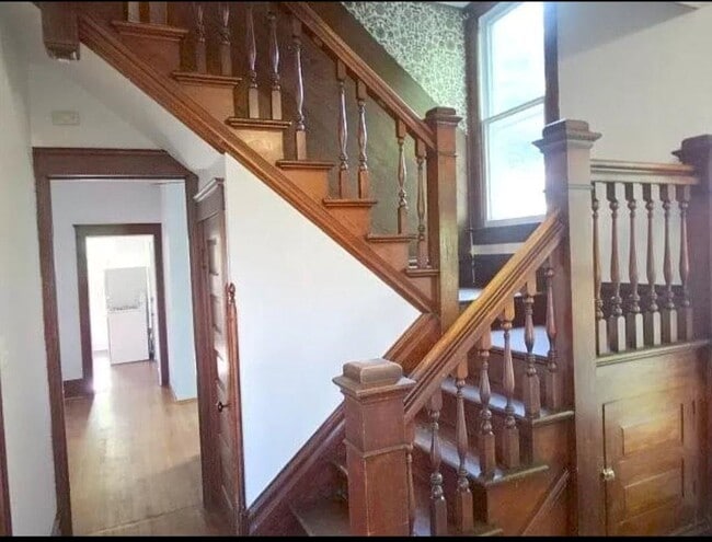 355 N Foley Ave