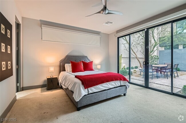 Building Photo - 861 Vegas View Dr Rental