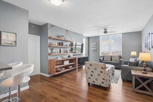 Photo - 511 SE 5 Ave