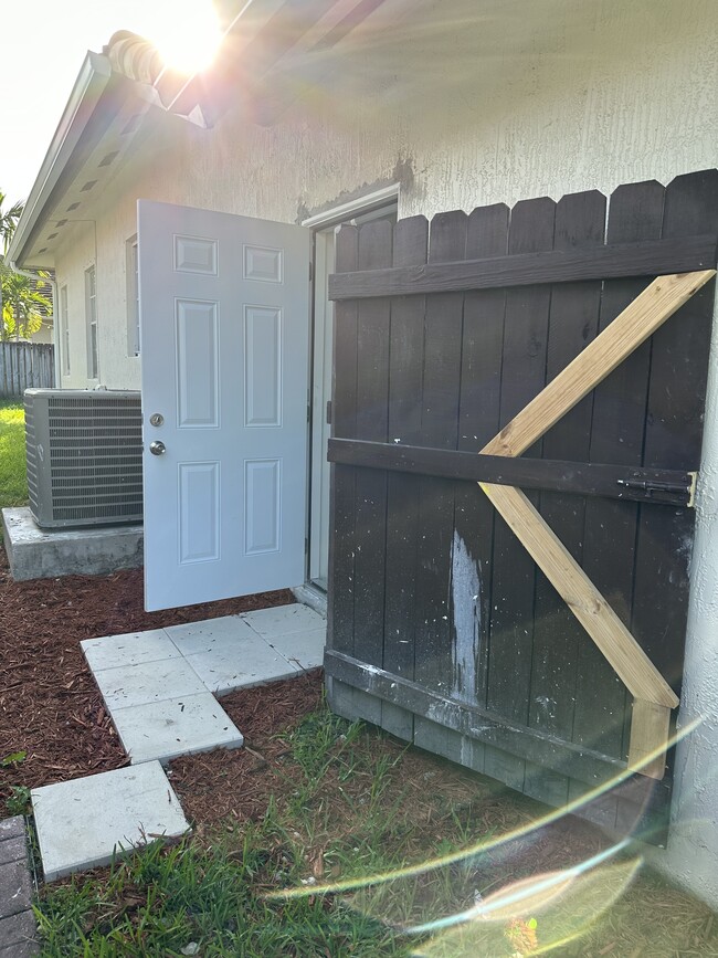 Photo - 9860 SW 161st Ave