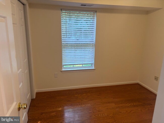 Photo - 5700 Olde Mill Ct Unit 147
