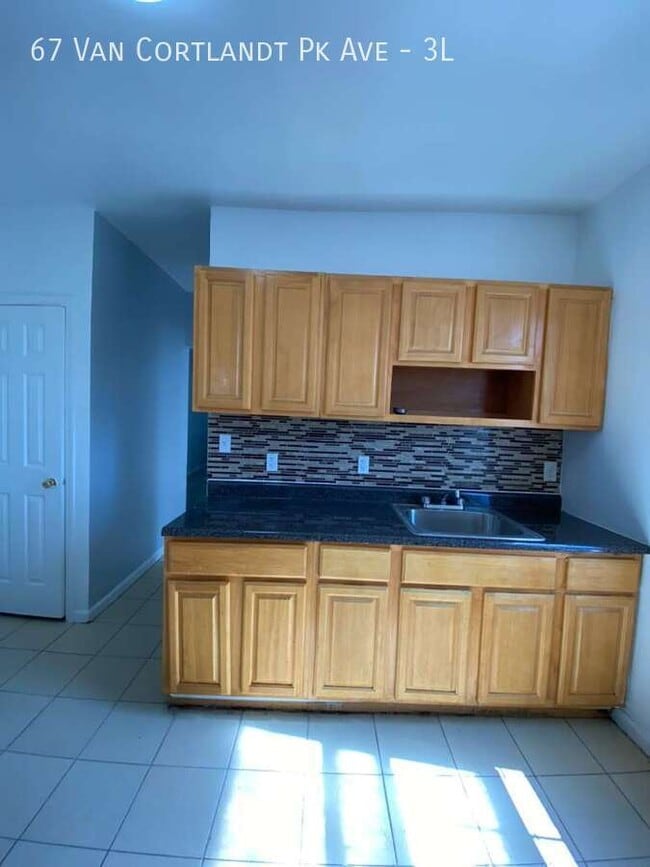 Photo - 67 Van Cortlandt Park Ave Unit 3L