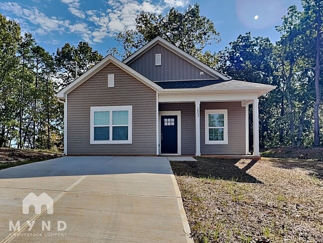 Photo - 203 S Skyland Dr