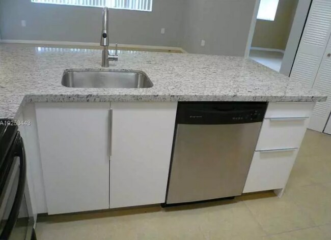 Photo - 2449 SW 18th Ter Unit 4