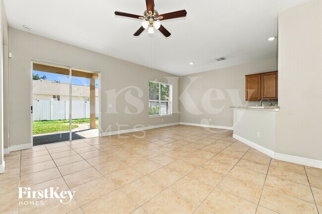 663 Breezeway Ct