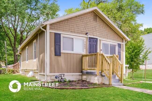 Photo - 7600 Washington St