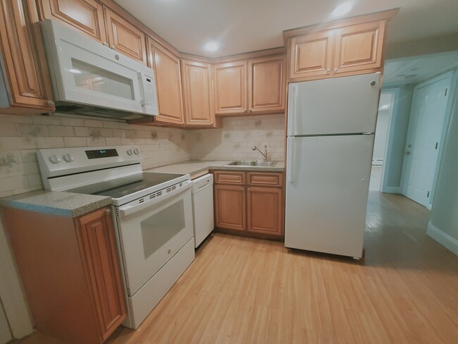 Photo - 21 Lyon Ave Unit 2