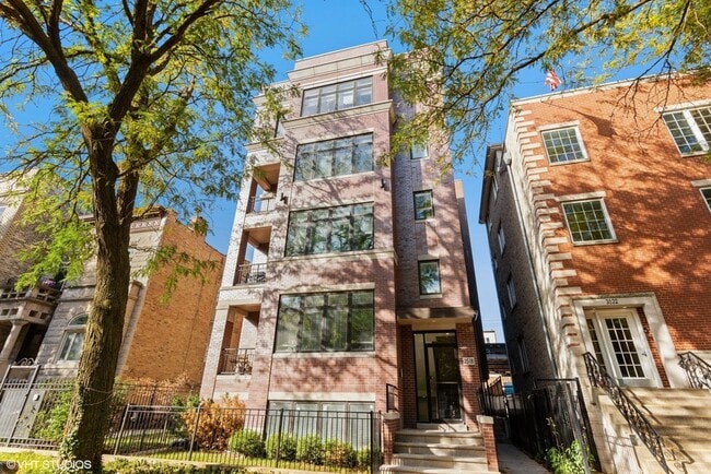 Building Photo - 3518 N Wilton Ave Unit 4