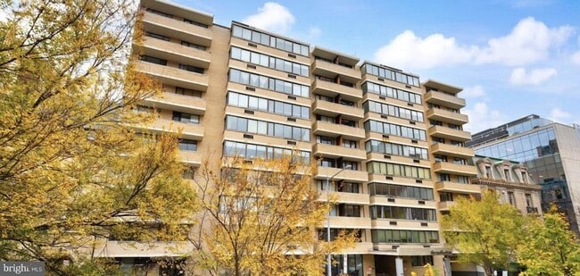 Building Photo - 1325 18th St NW Unit 612