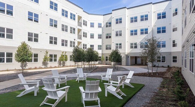 Building Photo - 22540 Merchants Way Unit 22132