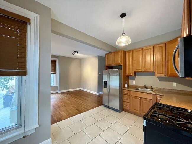 Kitchen - 81 Cannon St Unit 4