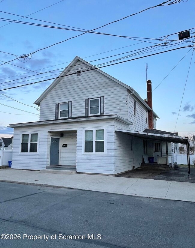 Building Photo - 1064 Lincoln St