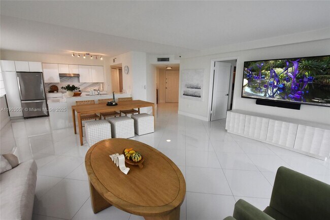 Photo - 540 Brickell Key Dr Unit 1427