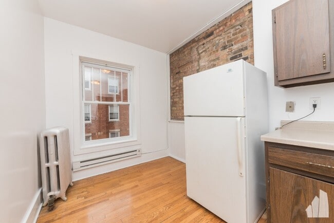 Building Photo - 949 W Cornelia Ave Unit 955-3C