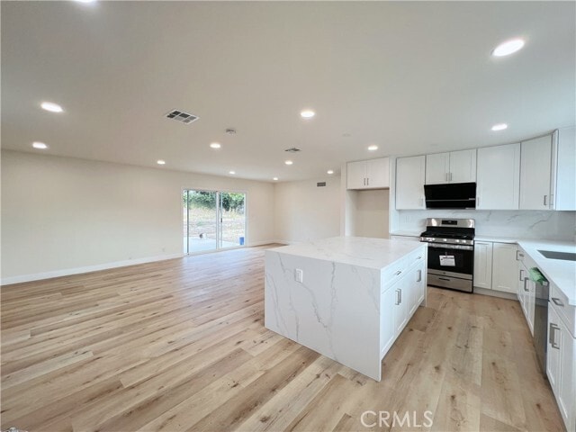 Photo - 5261 Raintree St