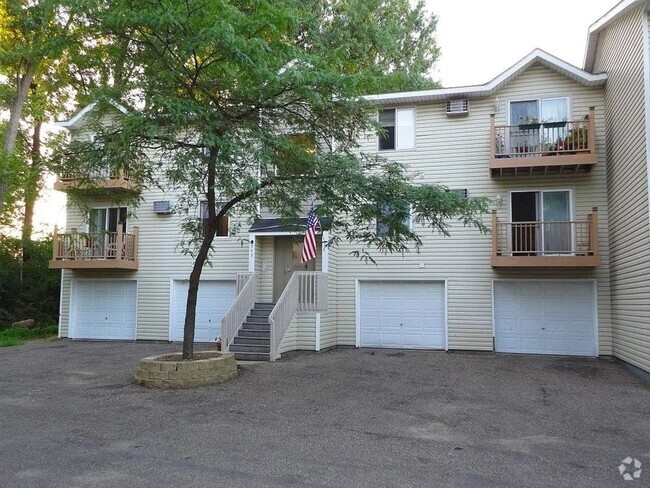 Building Photo - Nice 3 bedroom / 2 bath in Eagan, $1,650 Rental