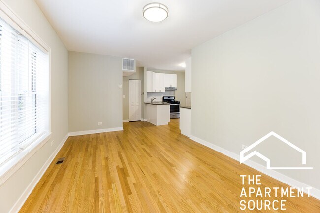 Photo - 3527 N Broadway St Unidad 1W