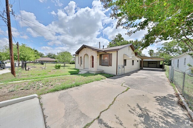 Building Photo - Charming 3/1.5 Home Available for Lease!