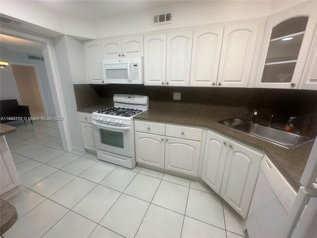 Photo - 2030 S Ocean Dr Unidad 1705