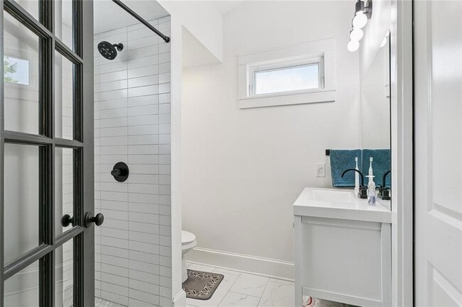Photo - 4718 Constance St