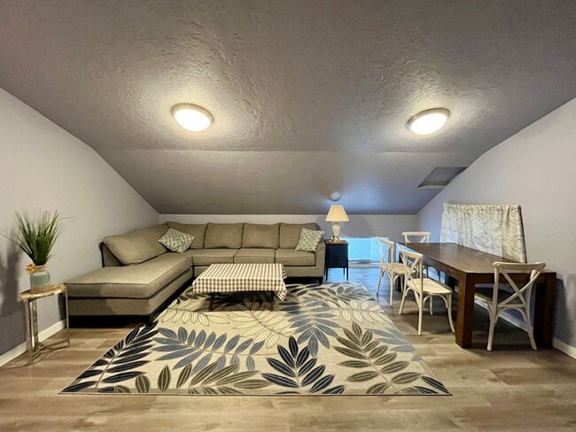 Photo - 2716 Syringa Ln