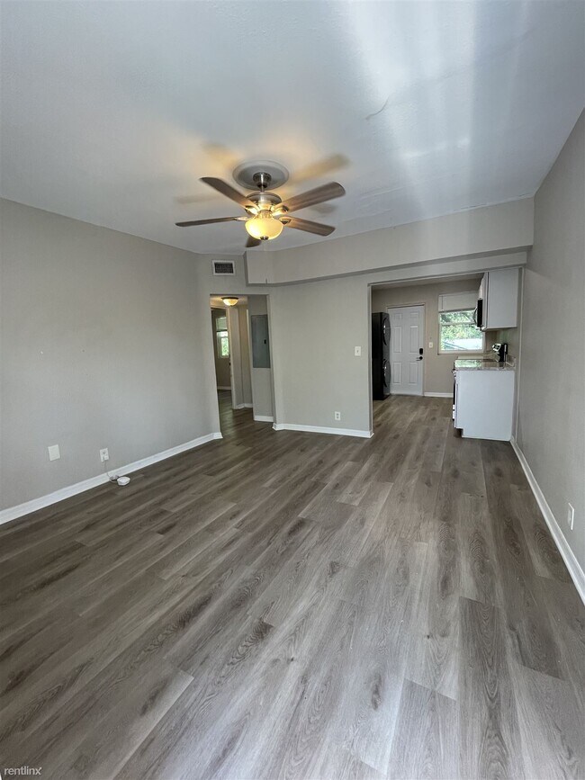 Photo - 2 br, 1 bath 4plex - 1575 West 19th Street 4