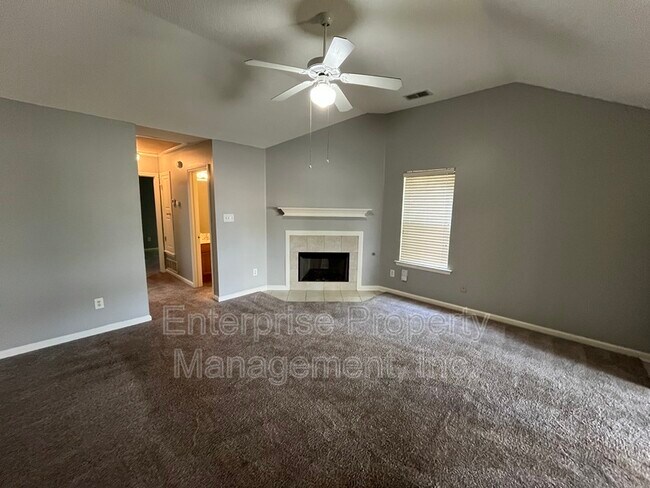 Photo - 1096 Sunstar Dr