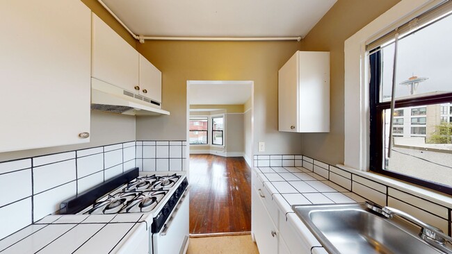 Photo - Corona Apartments