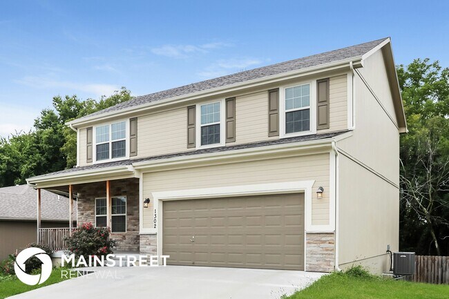 Photo - 1302 NW Hilltop Ln