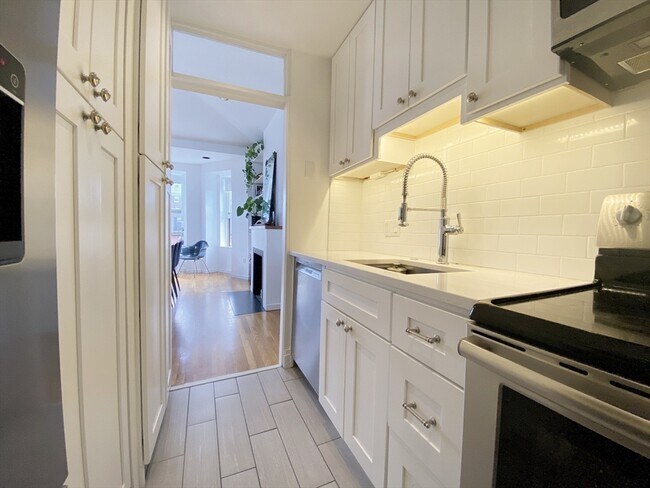 Photo - 363 Marlborough St Unidad 8