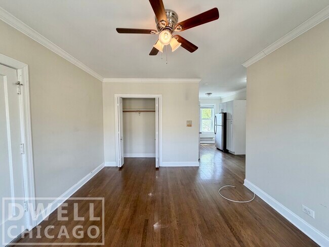 Photo - 3826 N Greenview Ave Unit 3W