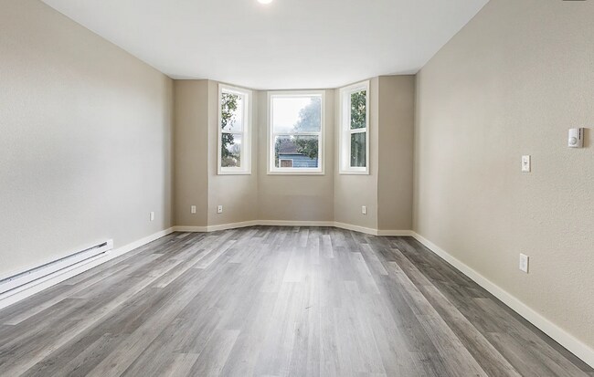 Updated 1 Bedroom near Downtown and 6th Ave