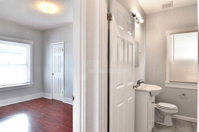 Photo - 1793 W Lee St