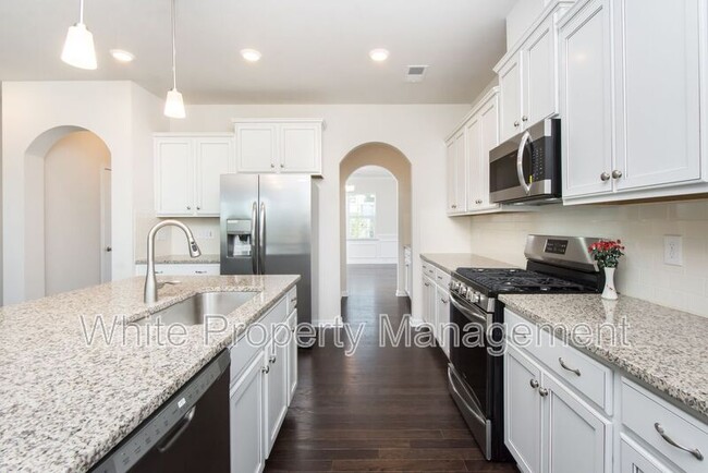 Photo - 1043 Winnett Dr