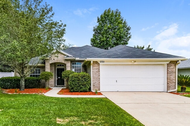 Building Photo - 3701 Woodbriar Dr