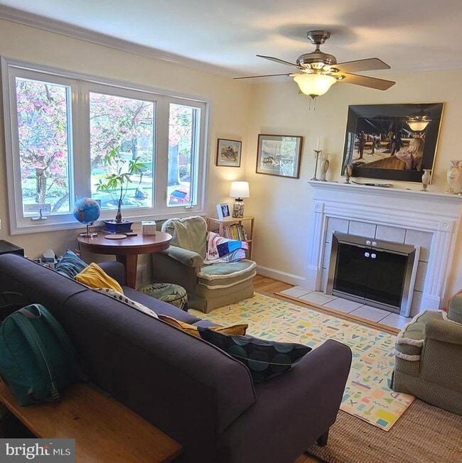 7126 Sanford Ct