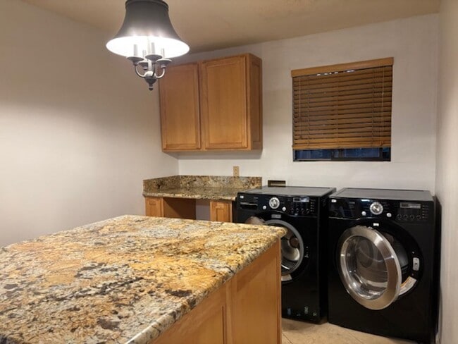 Photo - 2 Bedroom/2 Bathroom with Gorgeous Lanai and Yard