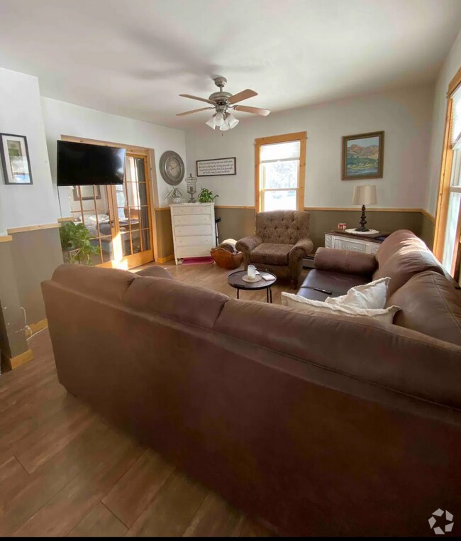 Building Photo - Cute 1 Bed, 1 Bath home in Crosby - Includ...
