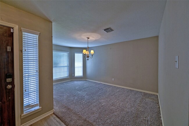 Photo - 19803 Lindenwick Ct