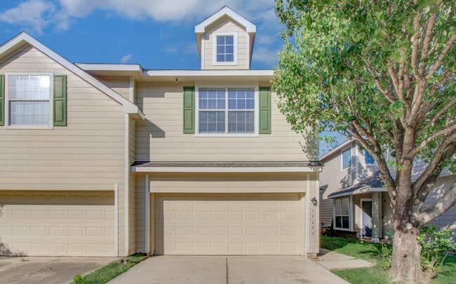 Building Photo - 17230 Oakwood Chase Dr Rental