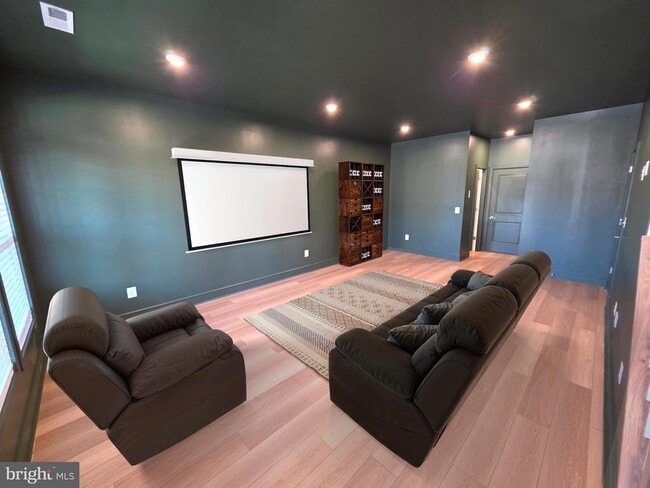 Photo - 4254 Frost St